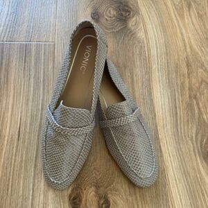 NEW Vionic Zana Sz 10 Beige Leather Lizard Slip On Loafers